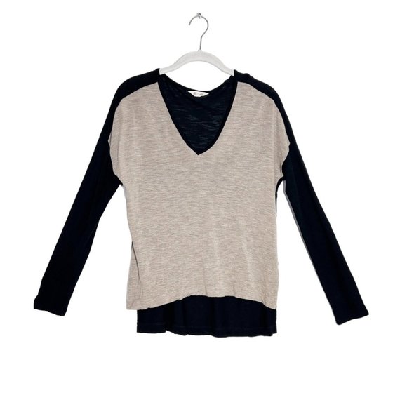 Madewell Anthem Long-Sleeve V-Neck Colorblock Tee in Taupe/Black - Sz XS - Picture 2 of 6
